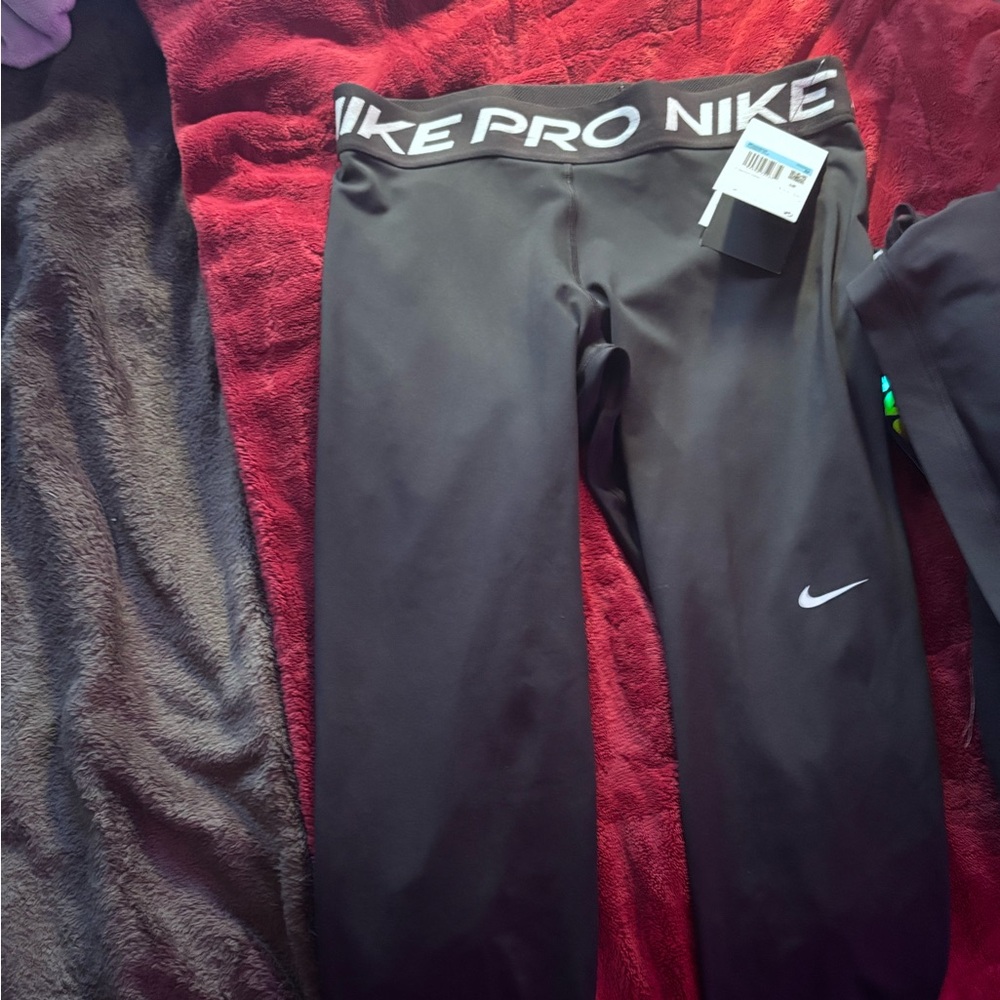 Nike Black Sports Bra with White Swoosh - Picture 4 of 5